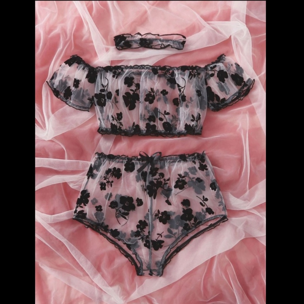 SEXY BLACK FLORAL CHOKER LINGERIE SET ( SMALL)